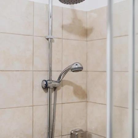 Vaticano - 3 Bagni - 11 Posti - 200mq - 7 Letti - Wifi * רומא