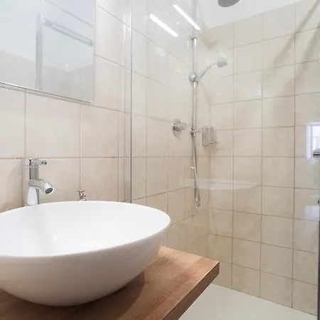 Vaticano - 3 Bagni - 11 Posti - 200mq - 7 Letti - Wifi Apartmán *
